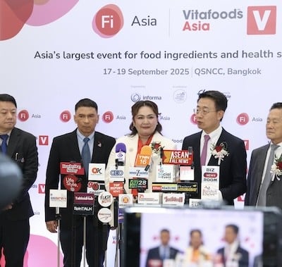 Visitors at an exhibitor stand