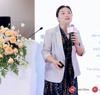 Hi China speaker on stage