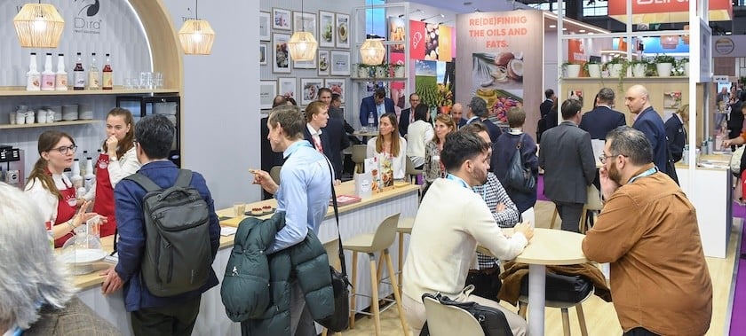 Lounge with people networking at Fi Europe