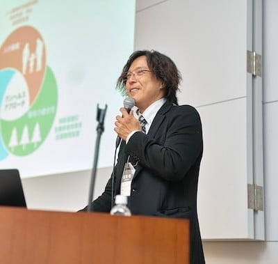 Speaker on stage at Hi Japan