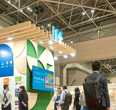 Attendees arriving at Hi Japan