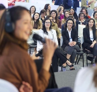 Crowd during women's networking breakfast at Fi South America