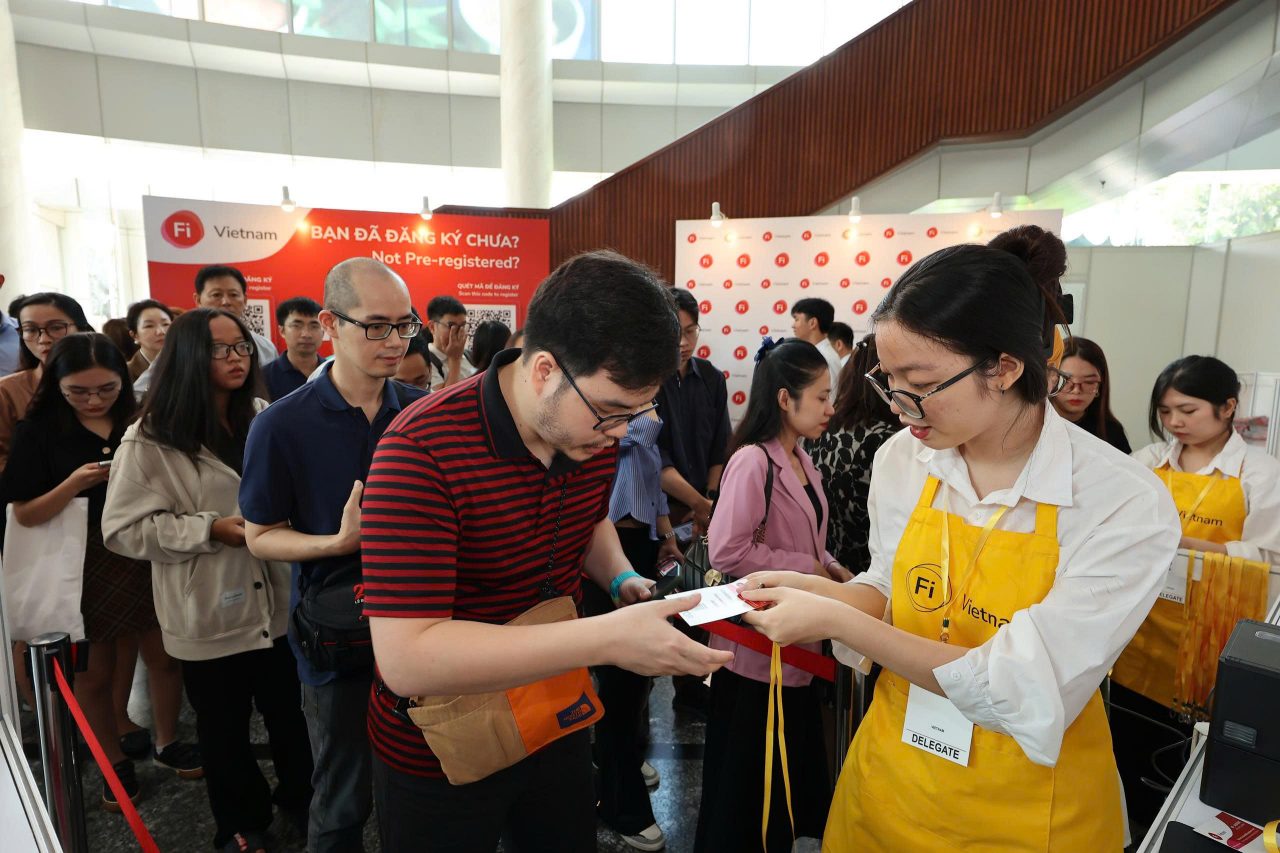 visitor at Fi Vietnam